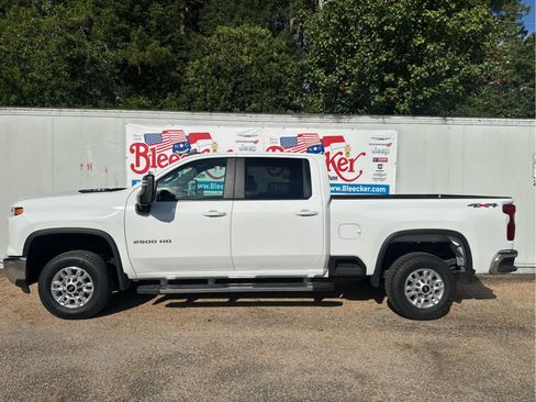 Used 2025 Chevrolet Silverado 2500 LT w/ Convenience Package AWD/4WD image 7