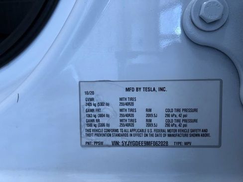 Used 2021 Tesla Model Y Long Range AWD/4WD image 27