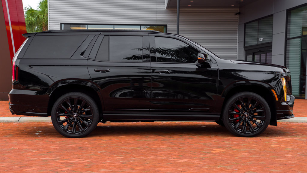 Used 2026 Cadillac Escalade V w/ LPO, ONYX Package AWD/4WD image 10