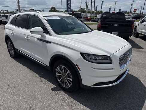 Used 2023 Lincoln Nautilus AWD w/ Premium Package image 3