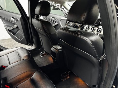 Used 2015 Mercedes-Benz GLA 250 image 45