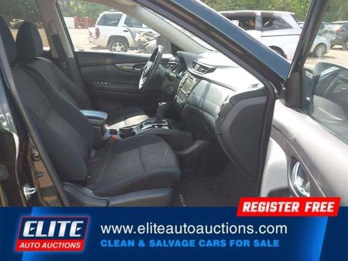 Used 2018 Nissan Rogue SV FWD image 10