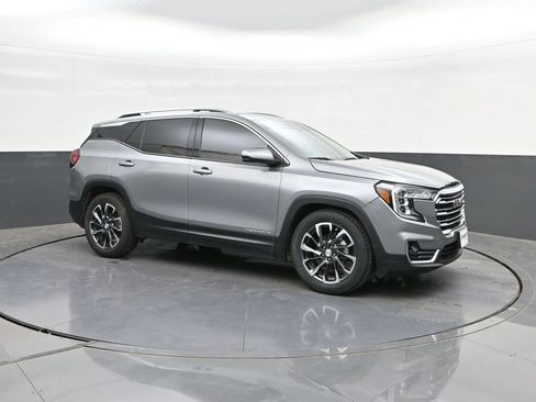 Used 2023 GMC Terrain SLT w/ Infotainment Package II FWD image 17