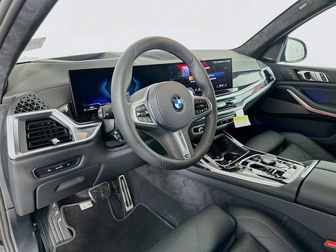 Used 2026 BMW X7 xDrive40i w/ M Sport Package image 9