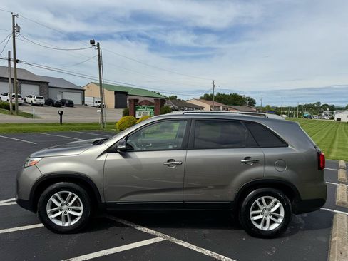 Used 2015 Kia Sorento LX FWD image 4