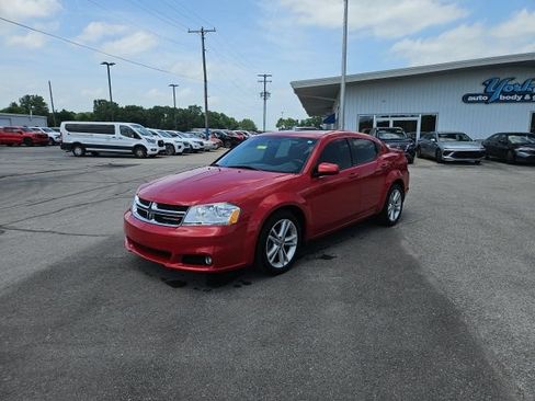 Used 2013 Dodge Avenger SXT FWD image 2