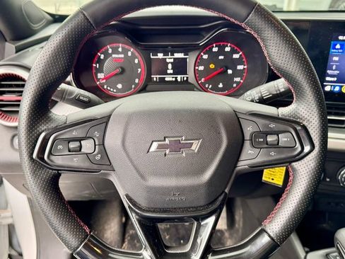 Used 2024 Chevrolet Trax RS w/ Driver Confidence Package FWD image 9