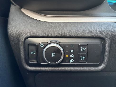 Used 2023 Ford Explorer XLT w/ Equipment Group 202A image 19