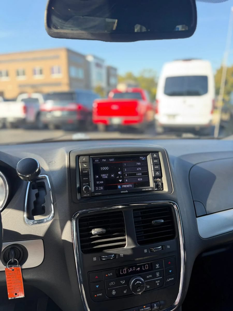 Used 2019 Dodge Grand Caravan GT FWD image 25