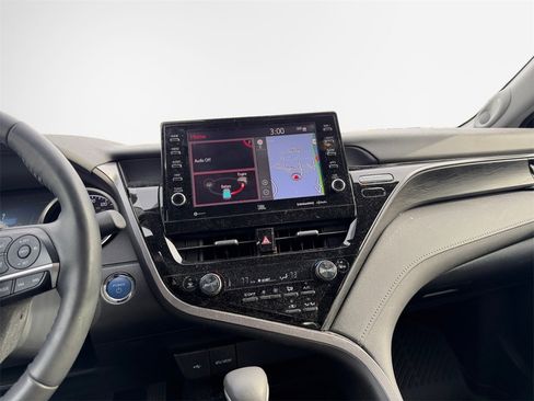 Used 2023 Toyota Camry XLE image 21