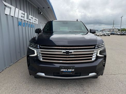 Used 2024 Chevrolet Tahoe High Country AWD/4WD image 3