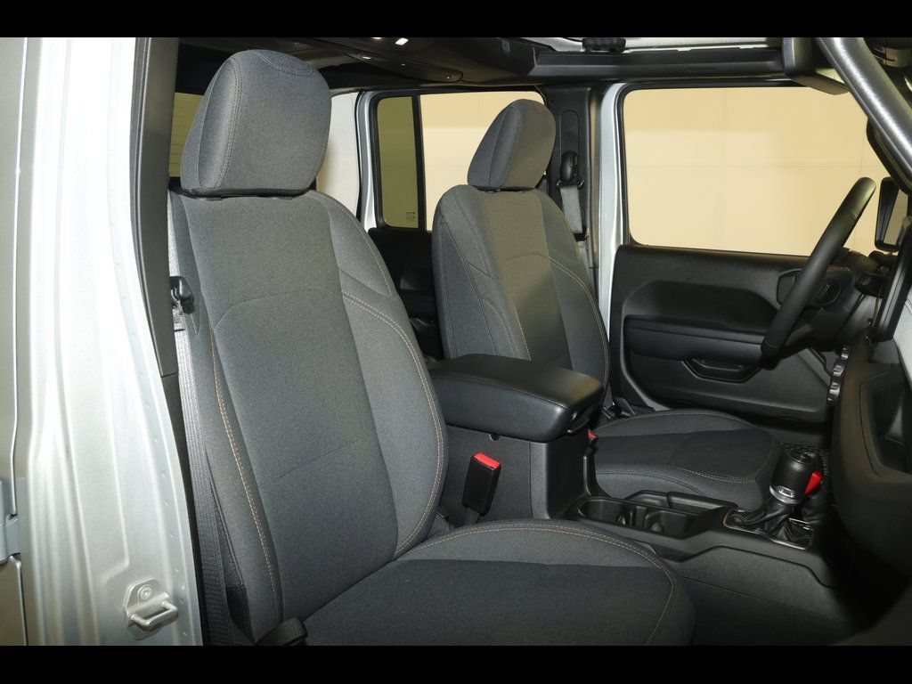 Used 2024 Jeep Gladiator Sport AWD/4WD image 27