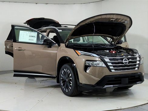 New 2025 Nissan Rogue Platinum w/ Platinum Premium Package image 9