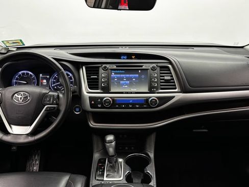 Used 2019 Toyota Highlander XLE w/ Protection Package #3 AWD/4WD image 28