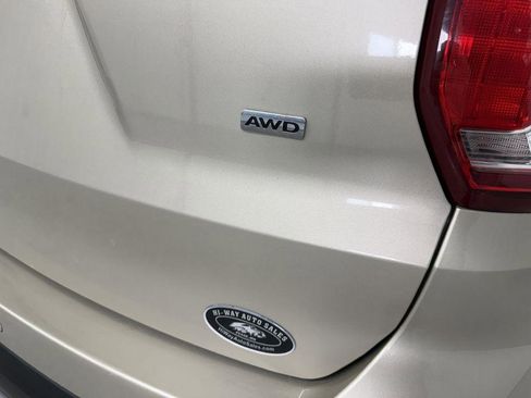 Used 2017 Ford Explorer XLT w/ Equipment Group 202A image 7