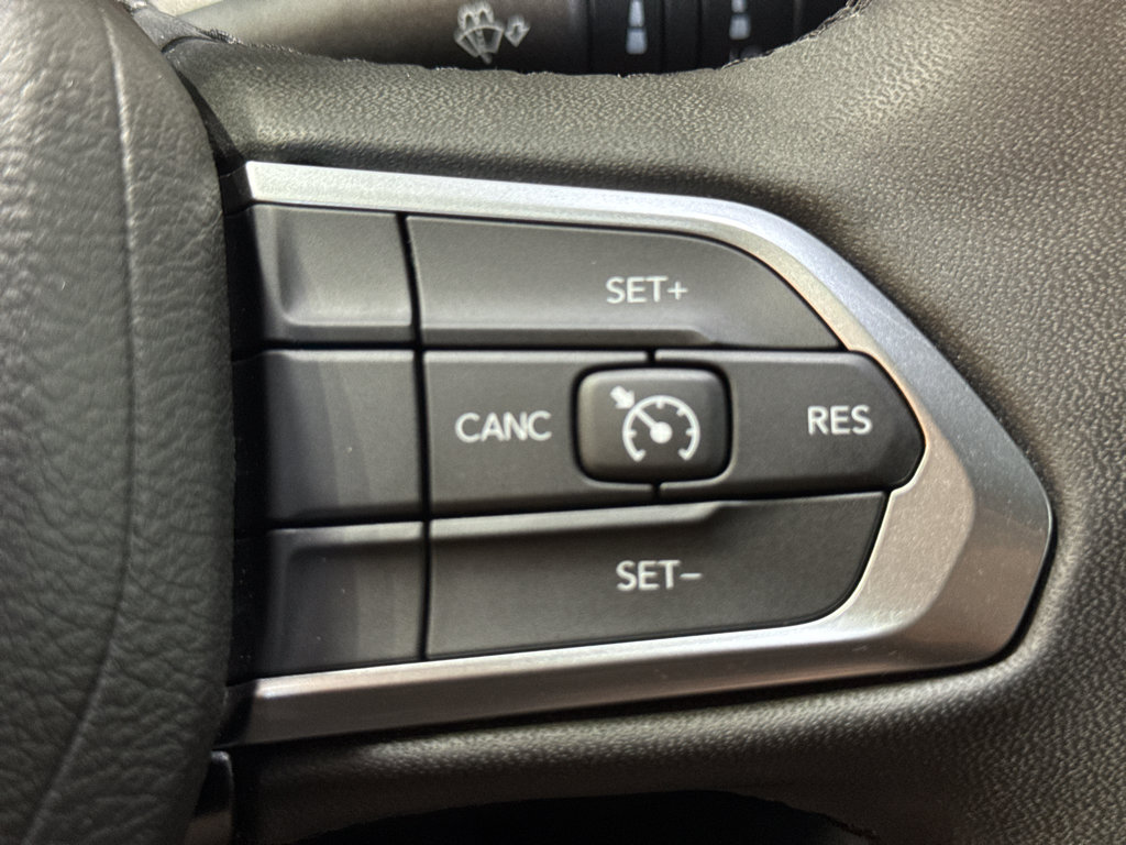 Used 2024 Jeep Compass Latitude AWD/4WD image 24