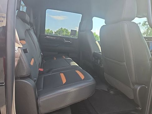 Used 2024 GMC Sierra 2500 AT4 w/ AT4 Preferred Package image 30