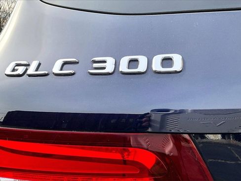 Used 2018 Mercedes-Benz GLC 300 4MATIC image 24