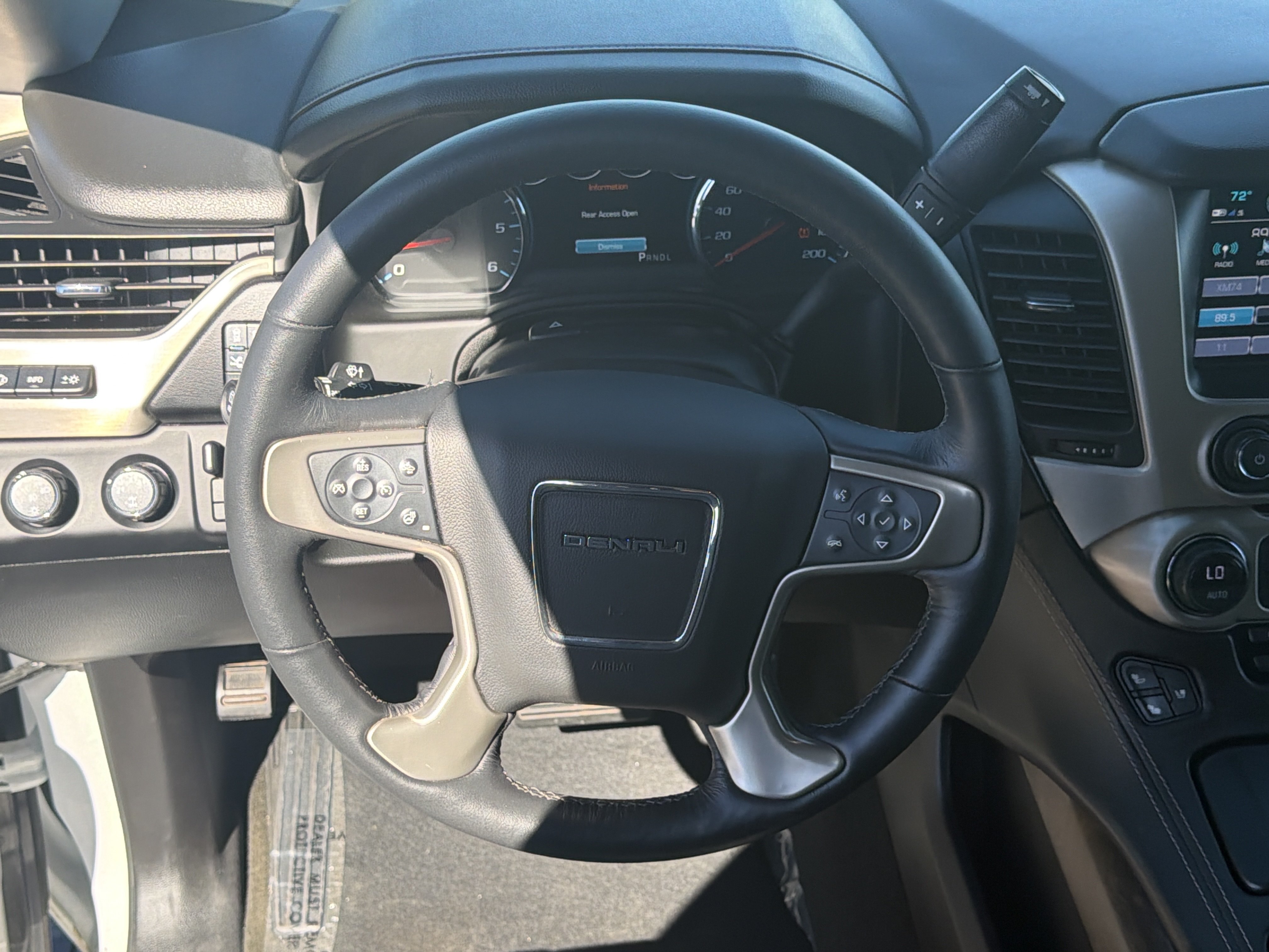 Used 2018 GMC Yukon Denali w/ Denali Ultimate Package AWD/4WD image 18