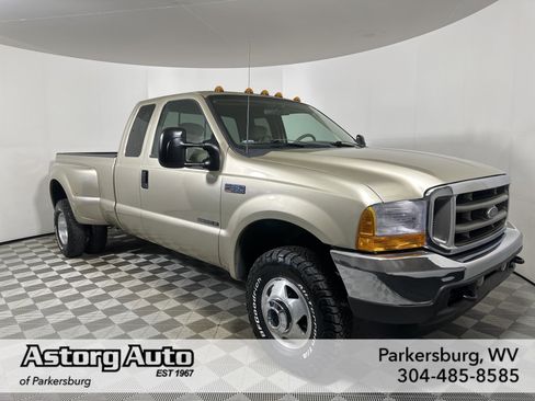 Used 2001 Ford F350 4x4 SuperCab DRW Super Duty image 1