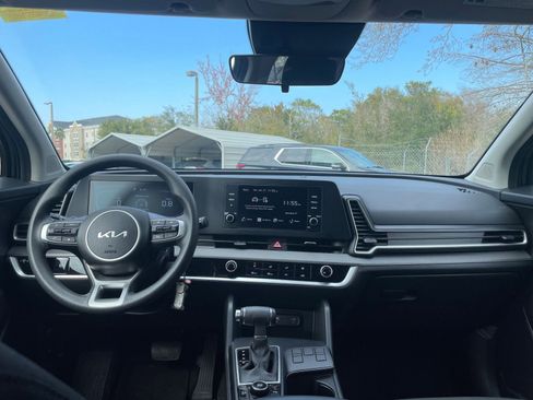 Used 2025 Kia Sportage LX image 32