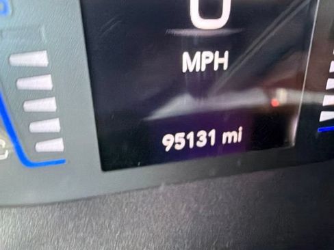 Used 2022 Chrysler Voyager LX FWD image 46