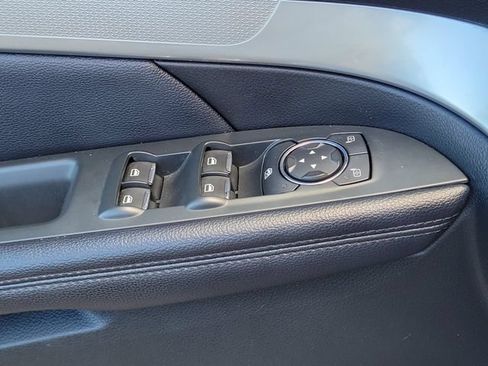 Used 2017 Ford Explorer XLT FWD image 18