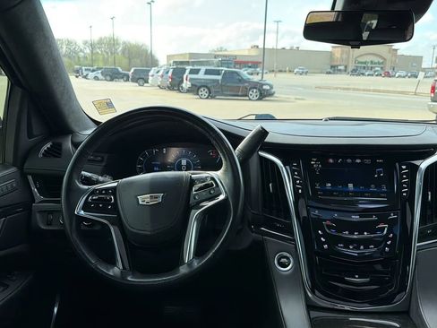 Used 2018 Cadillac Escalade Platinum image 52