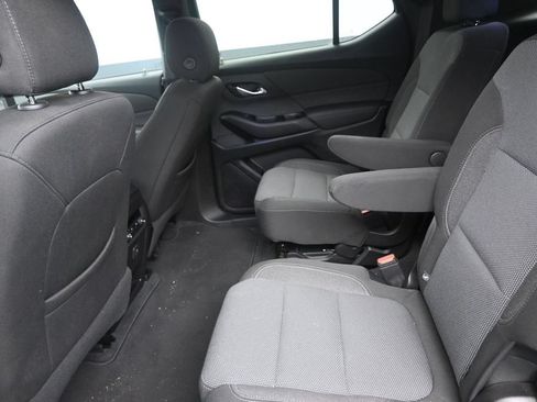 Used 2023 Chevrolet Traverse LT FWD image 14