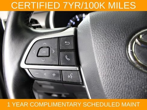 Used 2023 Toyota Highlander XLE AWD/4WD image 19