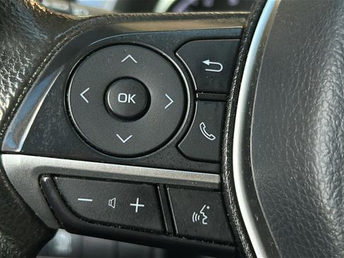 Used 2022 Toyota Camry LE image 14