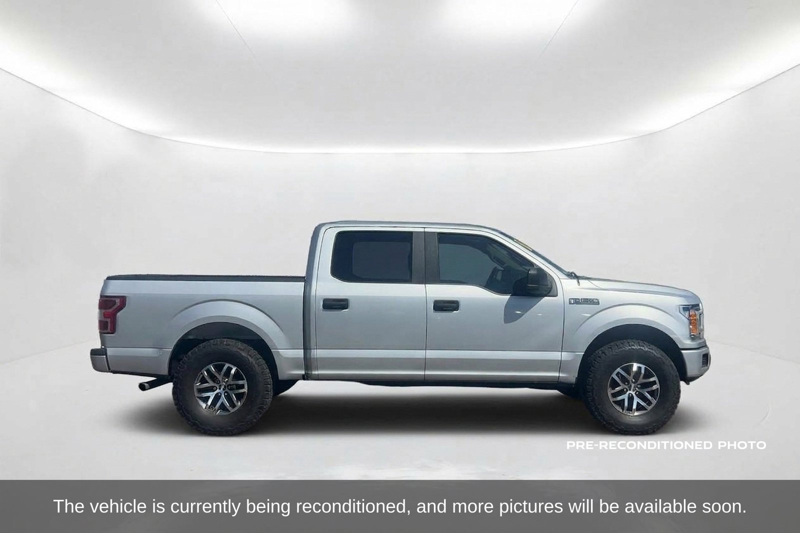 Used 2018 Ford F150 XL w/ Equipment Group 101A Mid RWD image 4