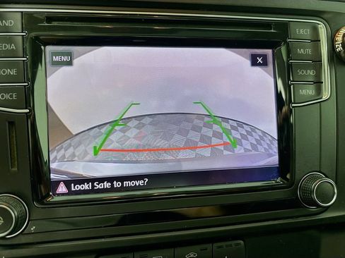 Used 2017 Volkswagen Jetta SE FWD image 16