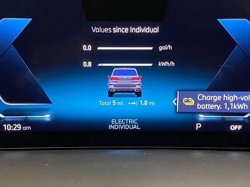 Used 2026 BMW X5 xDrive50e w/ M Sport Package image 28