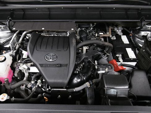 Used 2023 Toyota Highlander L FWD image 35
