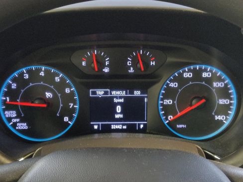 Used 2021 Chevrolet Equinox LS FWD image 23