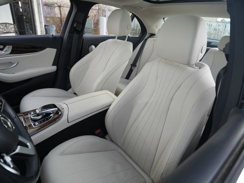 Used 2019 Mercedes-Benz E 300 4MATIC w/ Premium 1 Package image 19