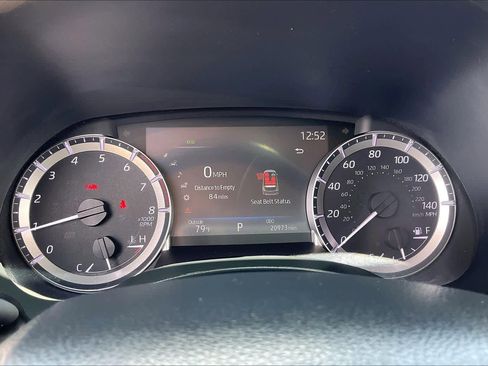 Used 2023 Toyota Highlander XLE image 26