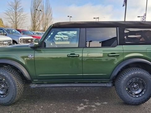 New 2024 Ford Bronco Outer Banks image 13