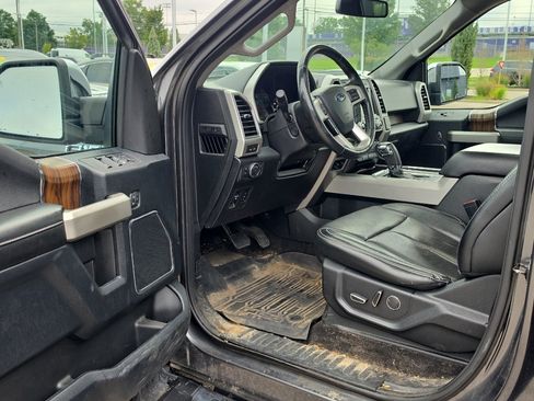 Used 2018 Ford F150 Lariat w/ Equipment Group 502A Luxury AWD/4WD image 9