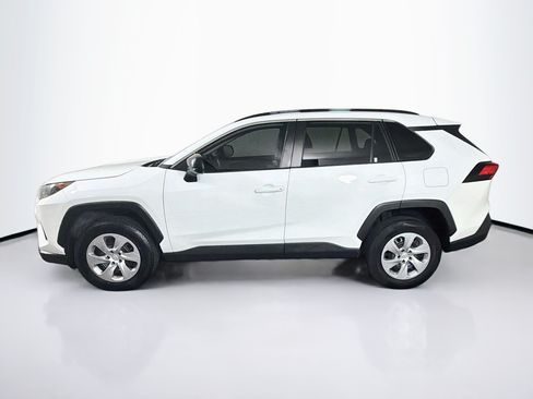 Used 2020 Toyota RAV4 LE FWD image 4