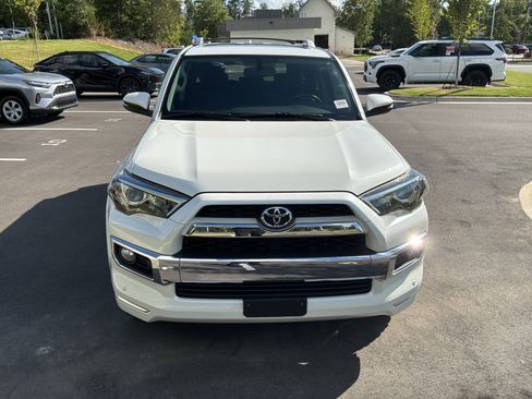 Used 2017 Toyota 4Runner Limited AWD/4WD image 3