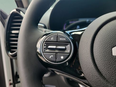 Certified 2025 Kia Soul EX FWD image 21