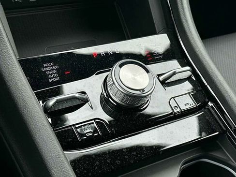 New 2023 Jeep Grand Cherokee Overland w/ Luxury Tech Group IV AWD/4WD image 22