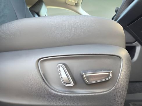 Used 2026 Toyota Grand Highlander XLE image 16