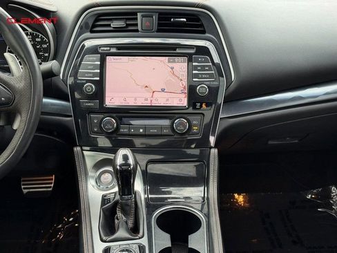 Used 2023 Nissan Maxima SR w/ Sport Mat Group FWD image 18