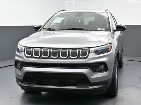 Used 2022 Jeep Compass Latitude image 5