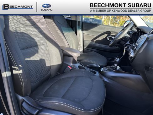 Used 2016 Kia Soul + image 23