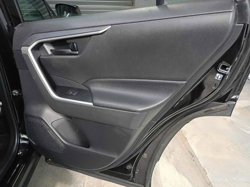 Used 2019 Toyota RAV4 LE image 17