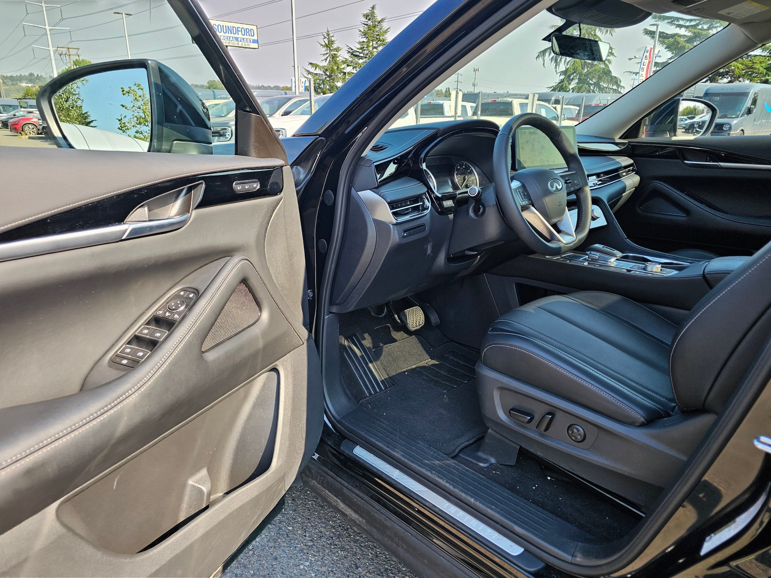 Used 2025 INFINITI QX60 Pure AWD/4WD image 23